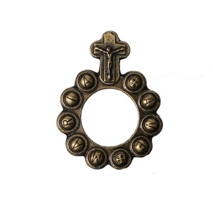 AN41620 - Dezena de Dedo Metal c/ Cruz Ouro Velho - Tamanho Único 4x3cm