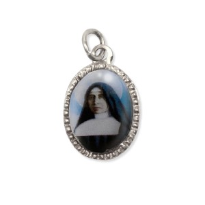 MD103628P10 - Medalha de Alumínio Oval Prata c/ 10un. Santa Paulina - 2x1,3cm