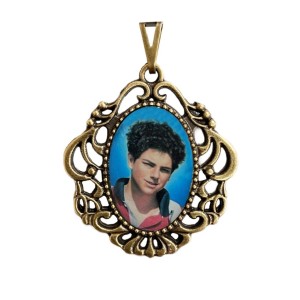 MD129641 - Medalha São Carlo Acutis Camafeu Ouro Velho - 4,5x4cm